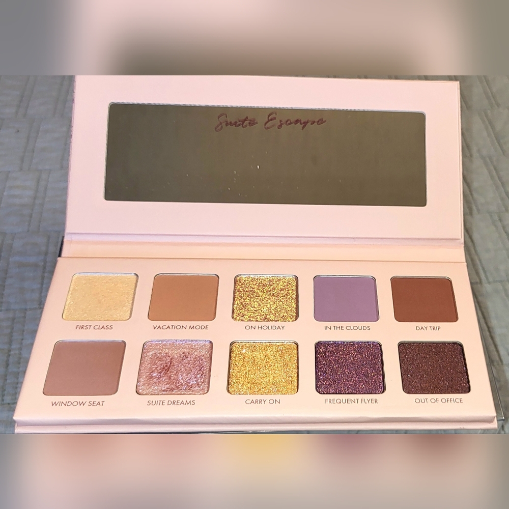 Wander Beauty Suite Escape Eyeshadow Palette